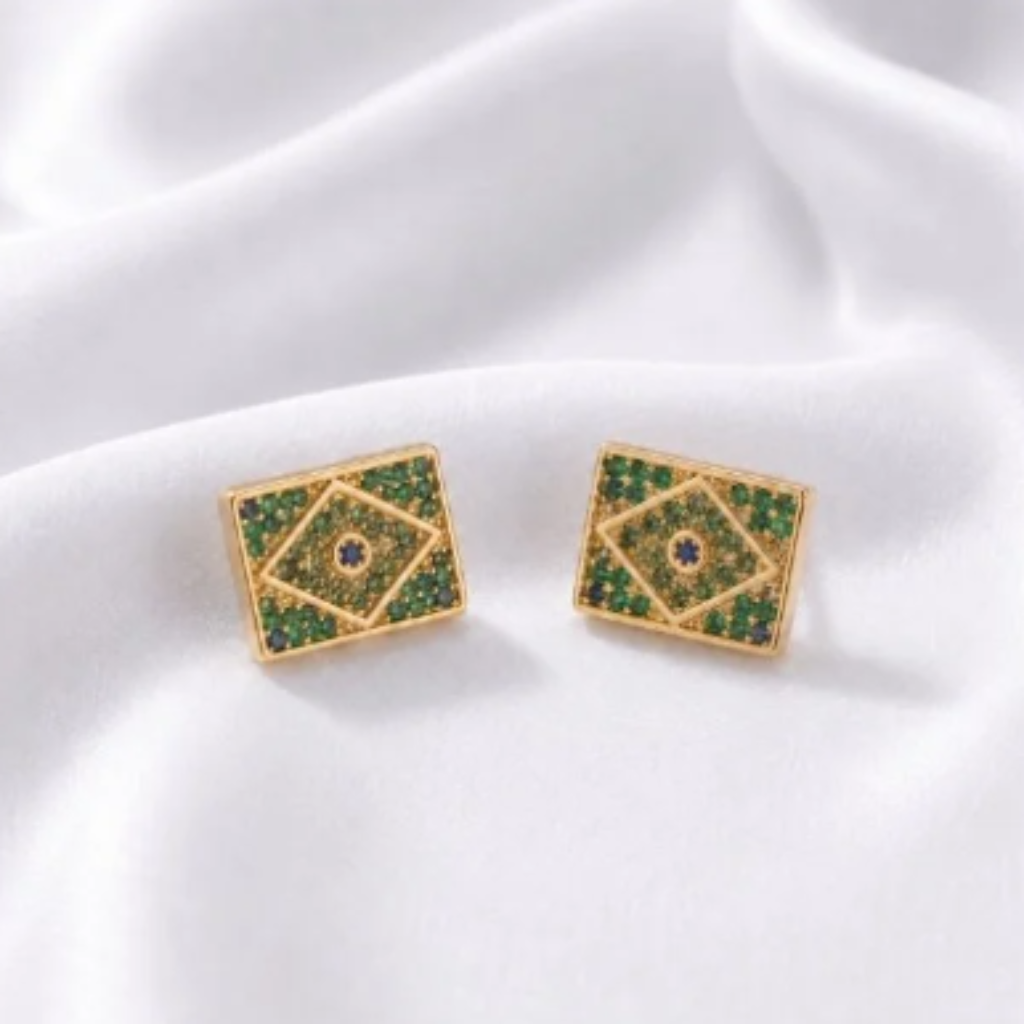 Conjunto "Brasil Glamour" - Bandeira Cravejada com Zircônias- Banhado a Ouro 18K