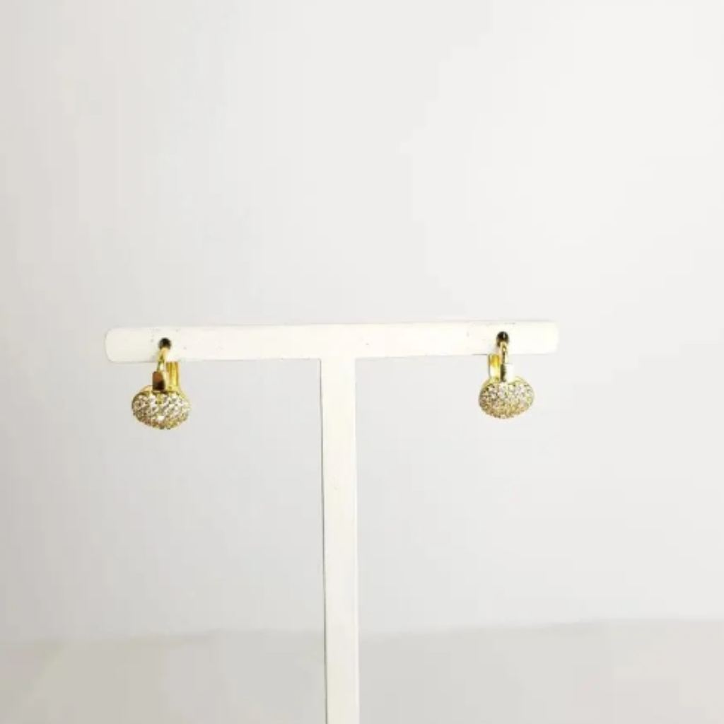 ARGOLA COM CORAÇÃO CRAVEJADO|1,4CM|BANHADO EM OURO 18K