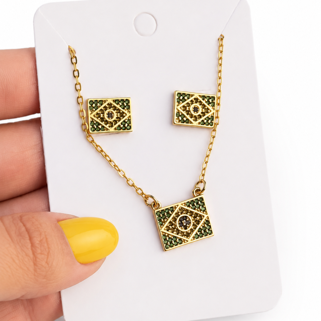 Conjunto "Brasil Glamour" - Bandeira Cravejada com Zircônias- Banhado a Ouro 18K