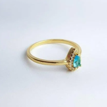 Anel Solitário "Crystal Basic"- Pedra Tiffany Cravejada- Banhado a Ouro 18k- Namoro, Noivado e Formatura